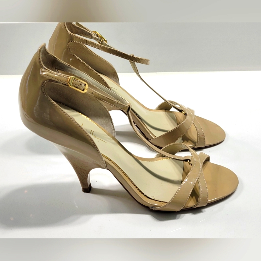 Beige Nicole Miller heels
